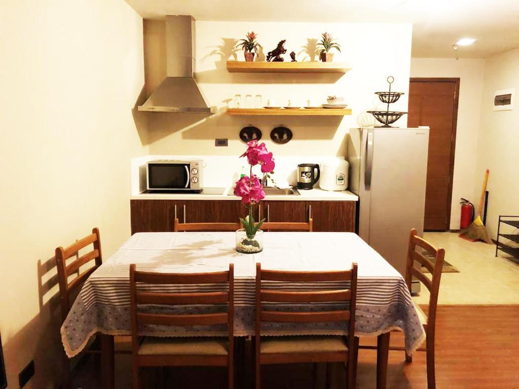Splendido Tagagtay Taal Lake Staycation Free Parking Netflix No Free Pool Tagaytay City Dış mekan fotoğraf