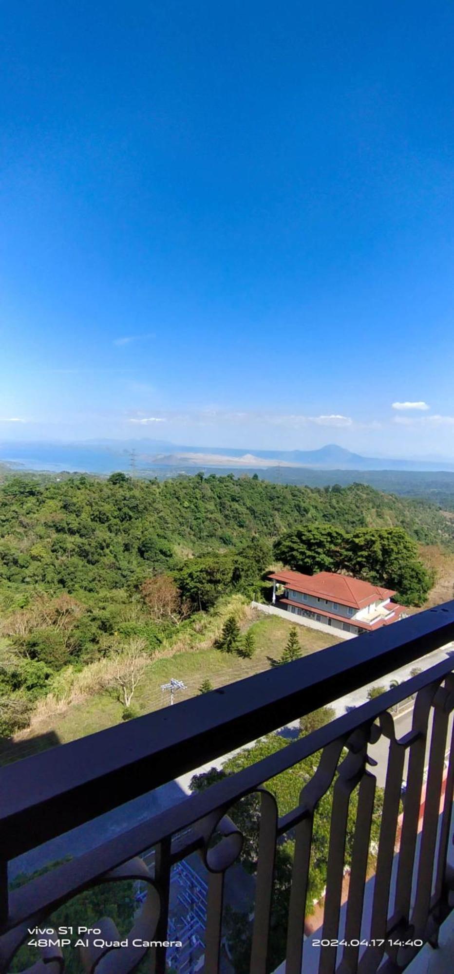 Splendido Tagagtay Taal Lake Staycation Free Parking Netflix No Free Pool Tagaytay City Dış mekan fotoğraf