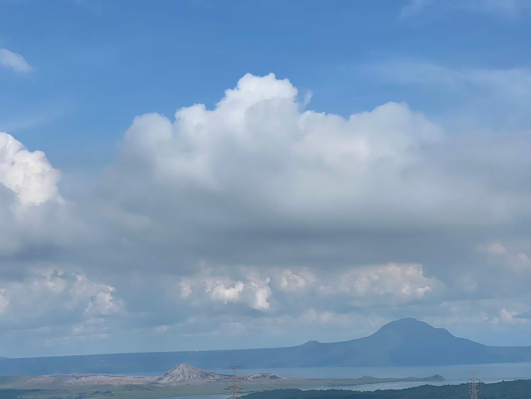 Splendido Tagagtay Taal Lake Staycation Free Parking Netflix No Free Pool Tagaytay City Dış mekan fotoğraf