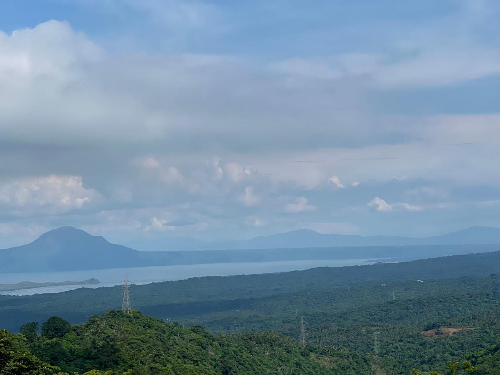 Splendido Tagagtay Taal Lake Staycation Free Parking Netflix No Free Pool Tagaytay City Dış mekan fotoğraf