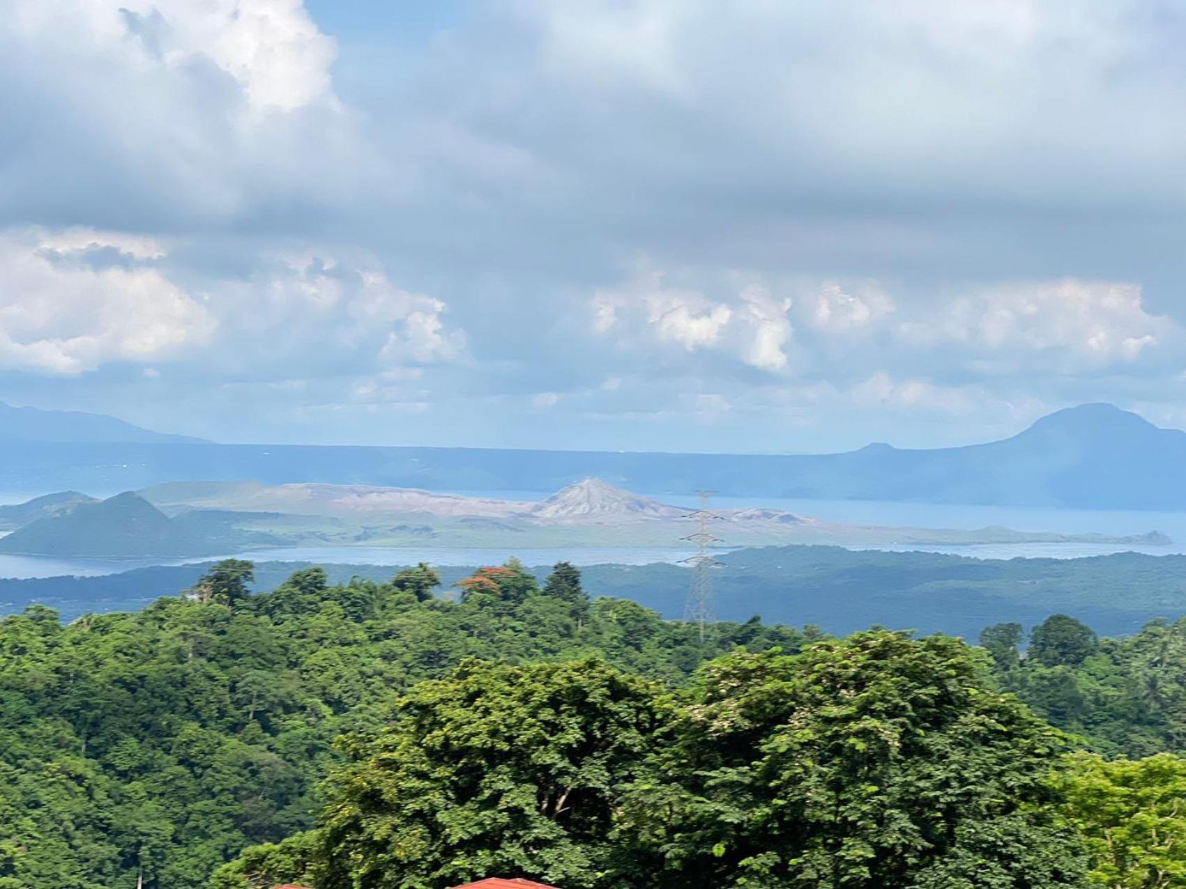 Splendido Tagagtay Taal Lake Staycation Free Parking Netflix No Free Pool Tagaytay City Dış mekan fotoğraf