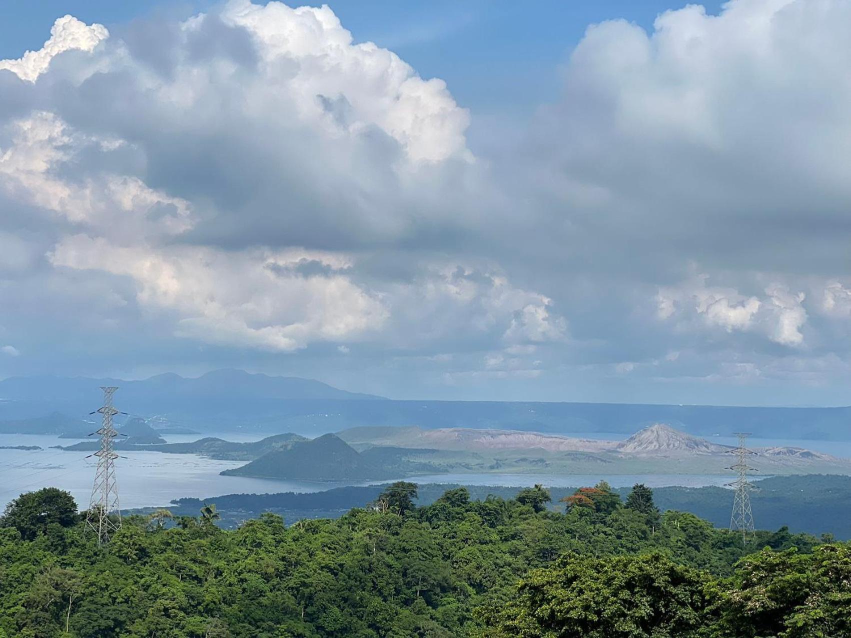 Splendido Tagagtay Taal Lake Staycation Free Parking Netflix No Free Pool Tagaytay City Dış mekan fotoğraf
