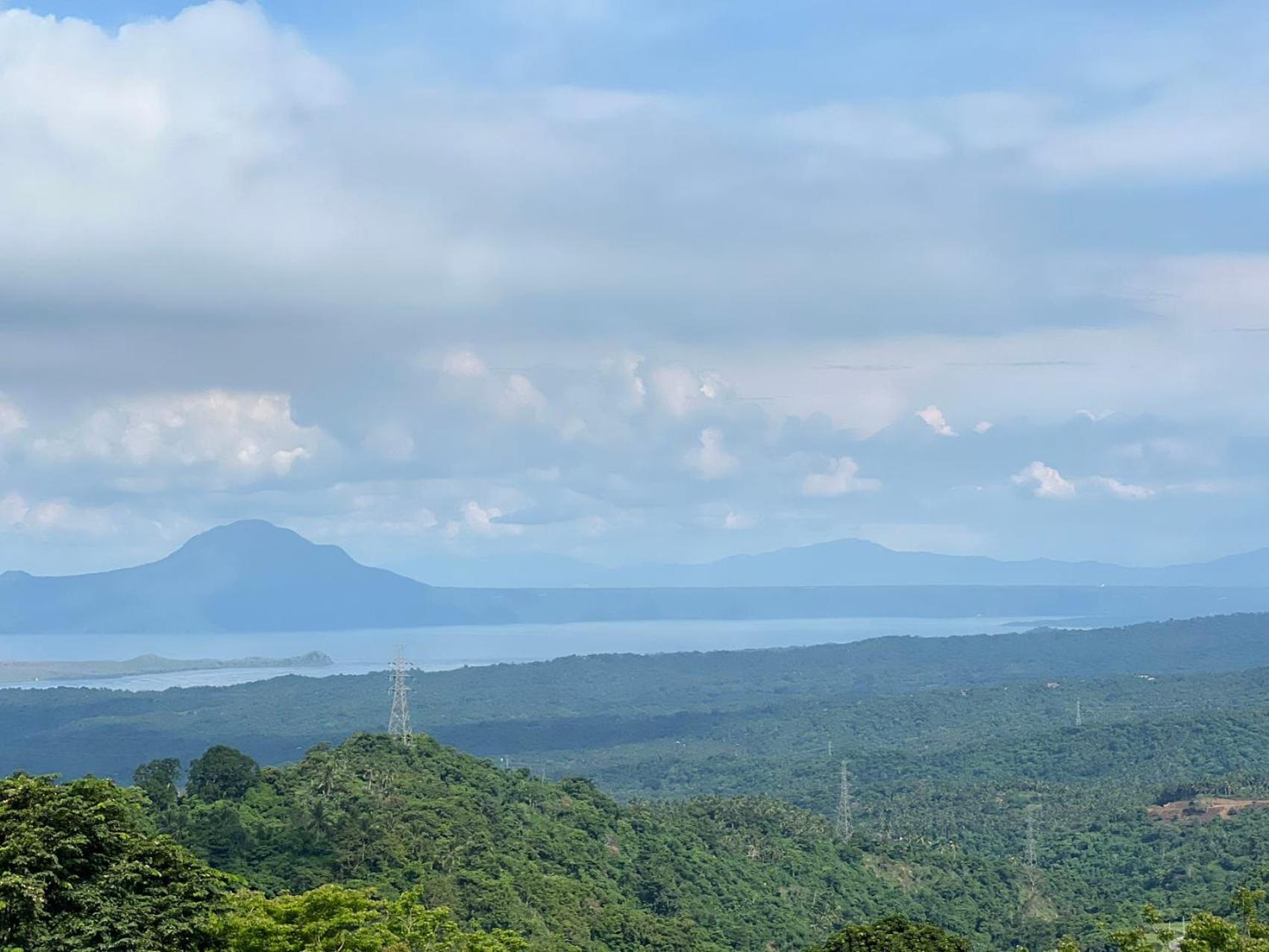 Splendido Tagagtay Taal Lake Staycation Free Parking Netflix No Free Pool Tagaytay City Dış mekan fotoğraf