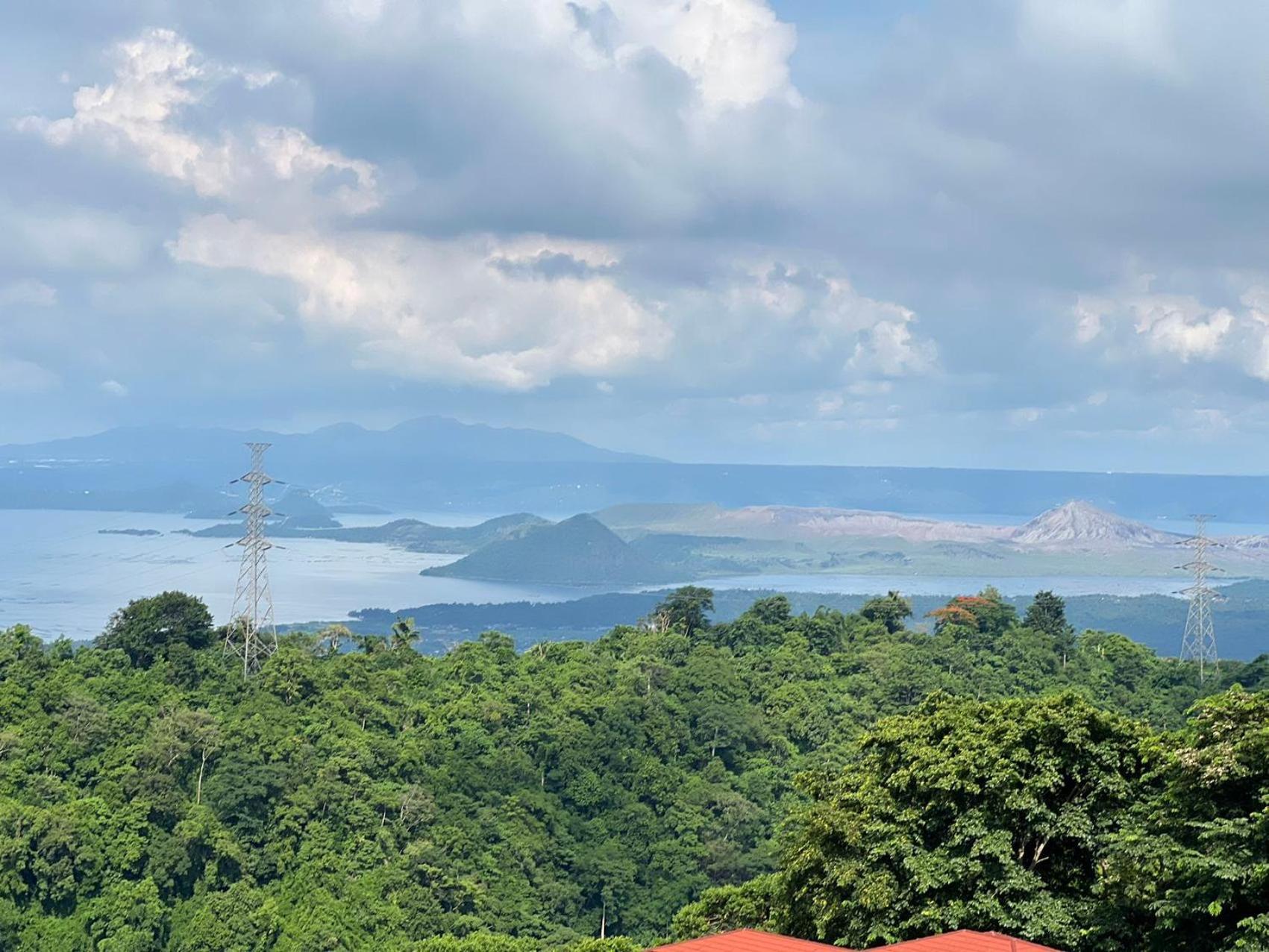 Splendido Tagagtay Taal Lake Staycation Free Parking Netflix No Free Pool Tagaytay City Dış mekan fotoğraf