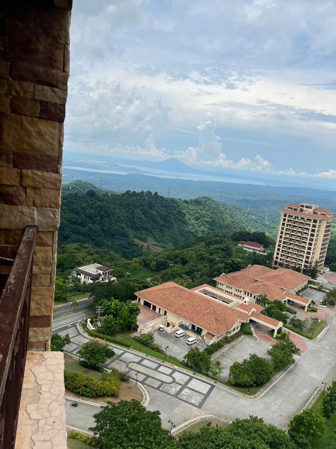 Splendido Tagagtay Taal Lake Staycation Free Parking Netflix No Free Pool Tagaytay City Dış mekan fotoğraf
