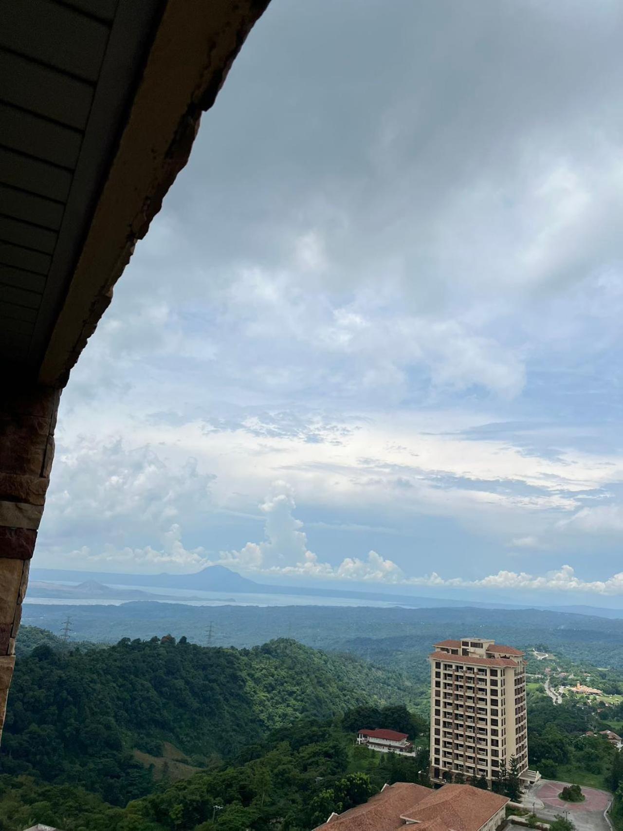 Splendido Tagagtay Taal Lake Staycation Free Parking Netflix No Free Pool Tagaytay City Dış mekan fotoğraf