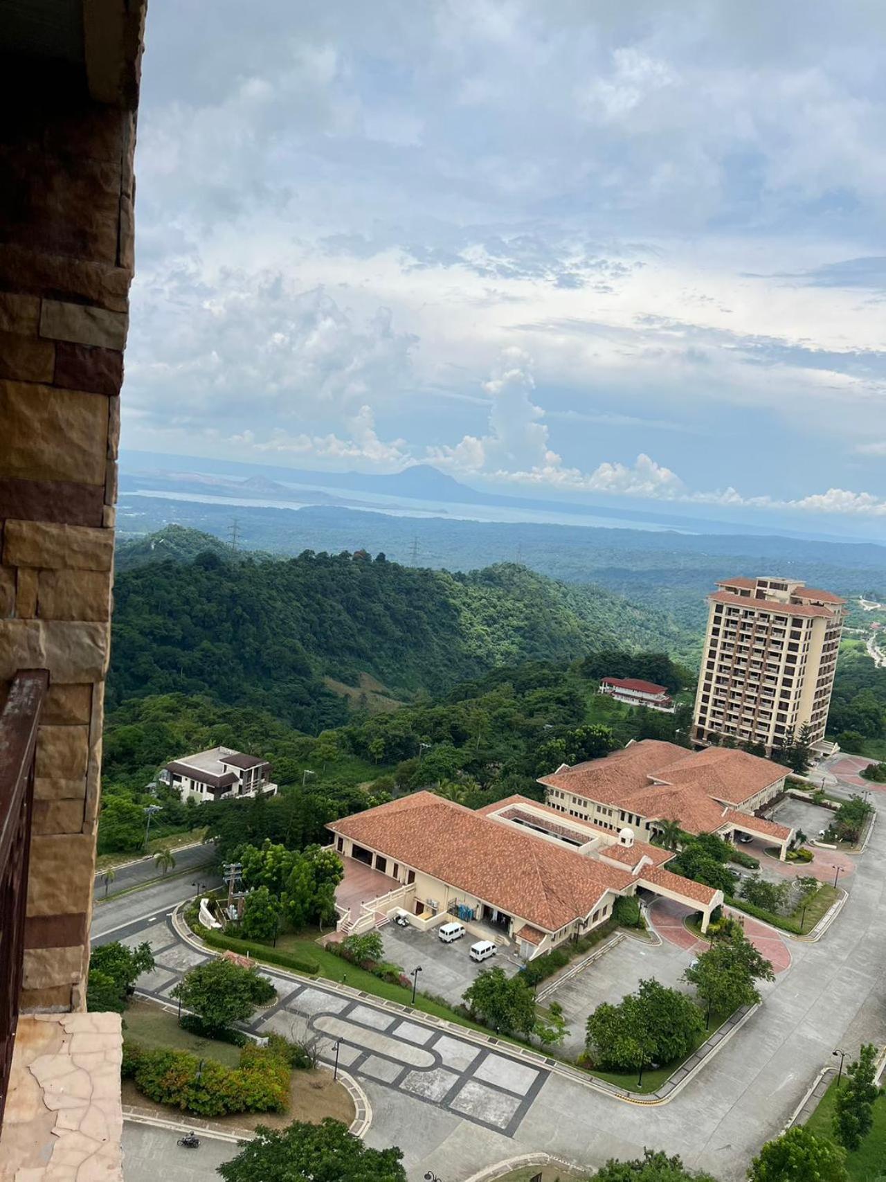Splendido Tagagtay Taal Lake Staycation Free Parking Netflix No Free Pool Tagaytay City Dış mekan fotoğraf