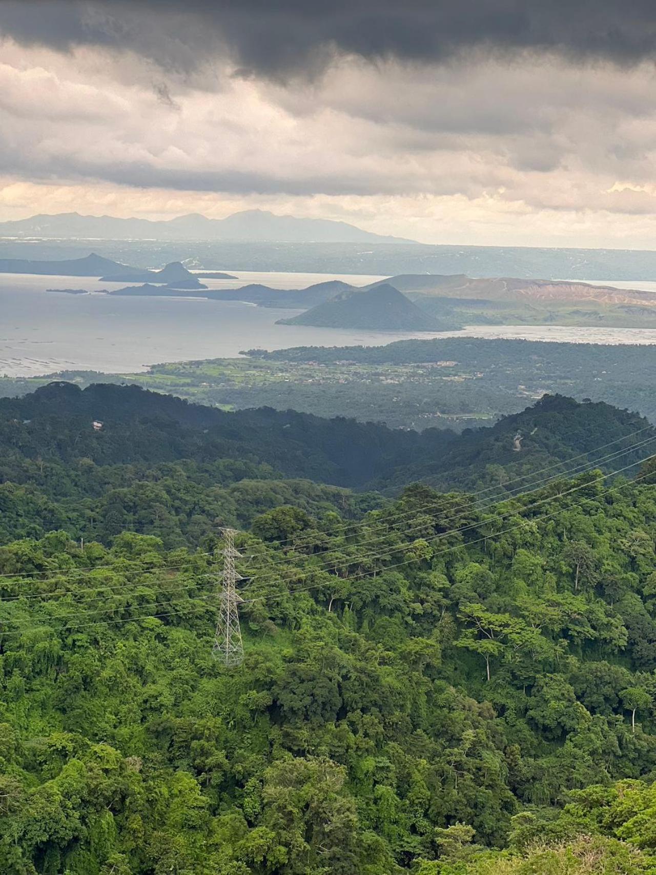 Splendido Tagagtay Taal Lake Staycation Free Parking Netflix No Free Pool Tagaytay City Dış mekan fotoğraf