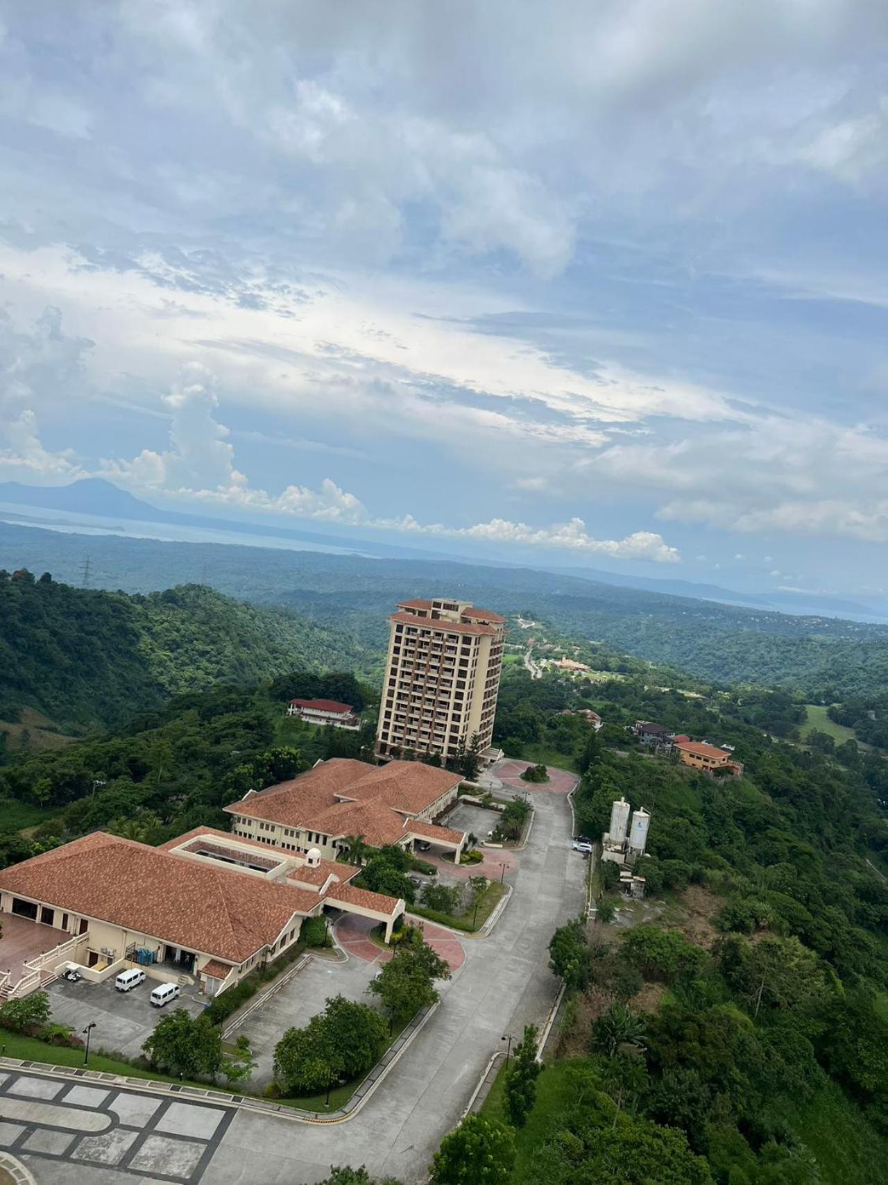 Splendido Tagagtay Taal Lake Staycation Free Parking Netflix No Free Pool Tagaytay City Dış mekan fotoğraf