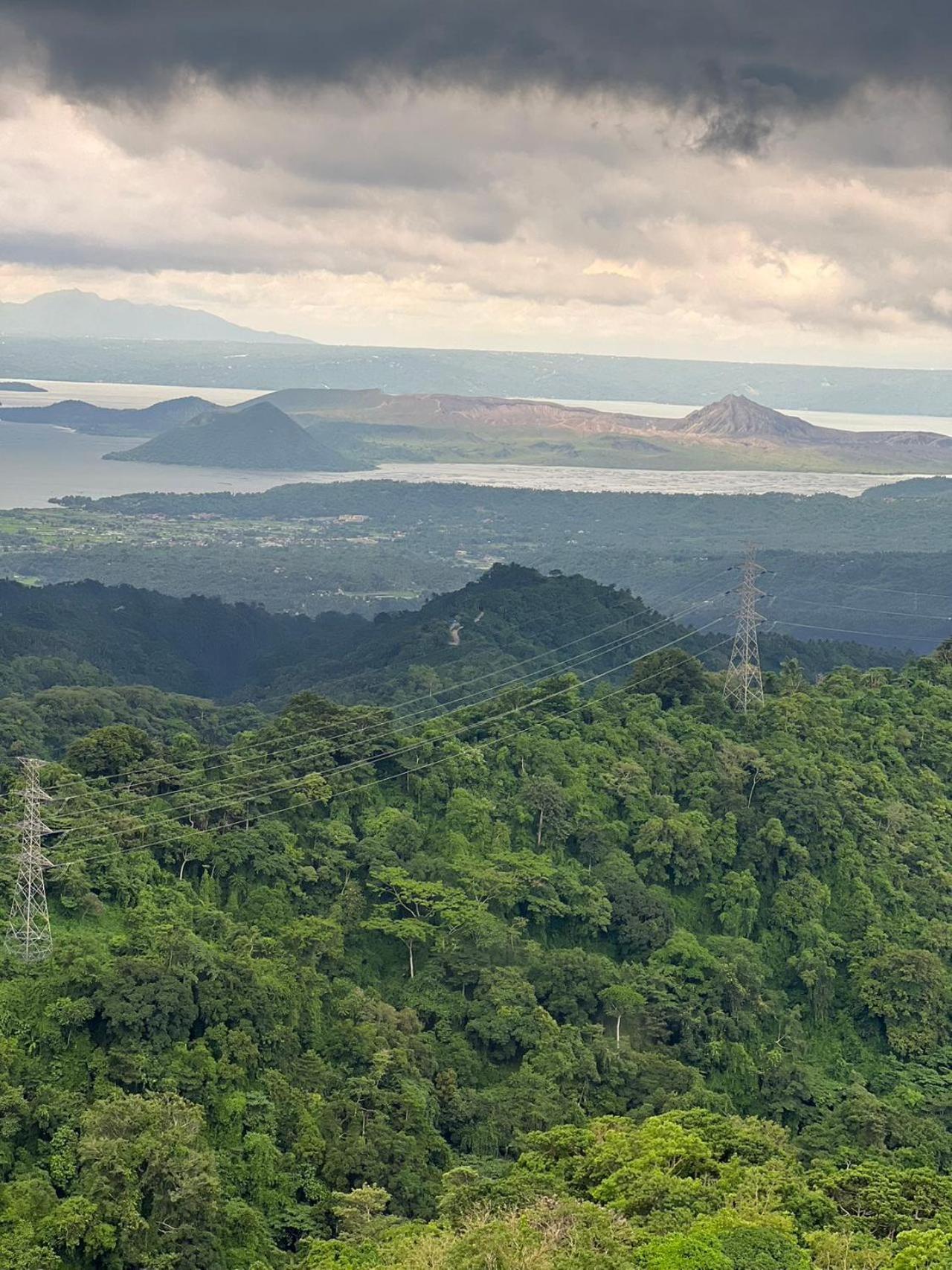 Splendido Tagagtay Taal Lake Staycation Free Parking Netflix No Free Pool Tagaytay City Dış mekan fotoğraf