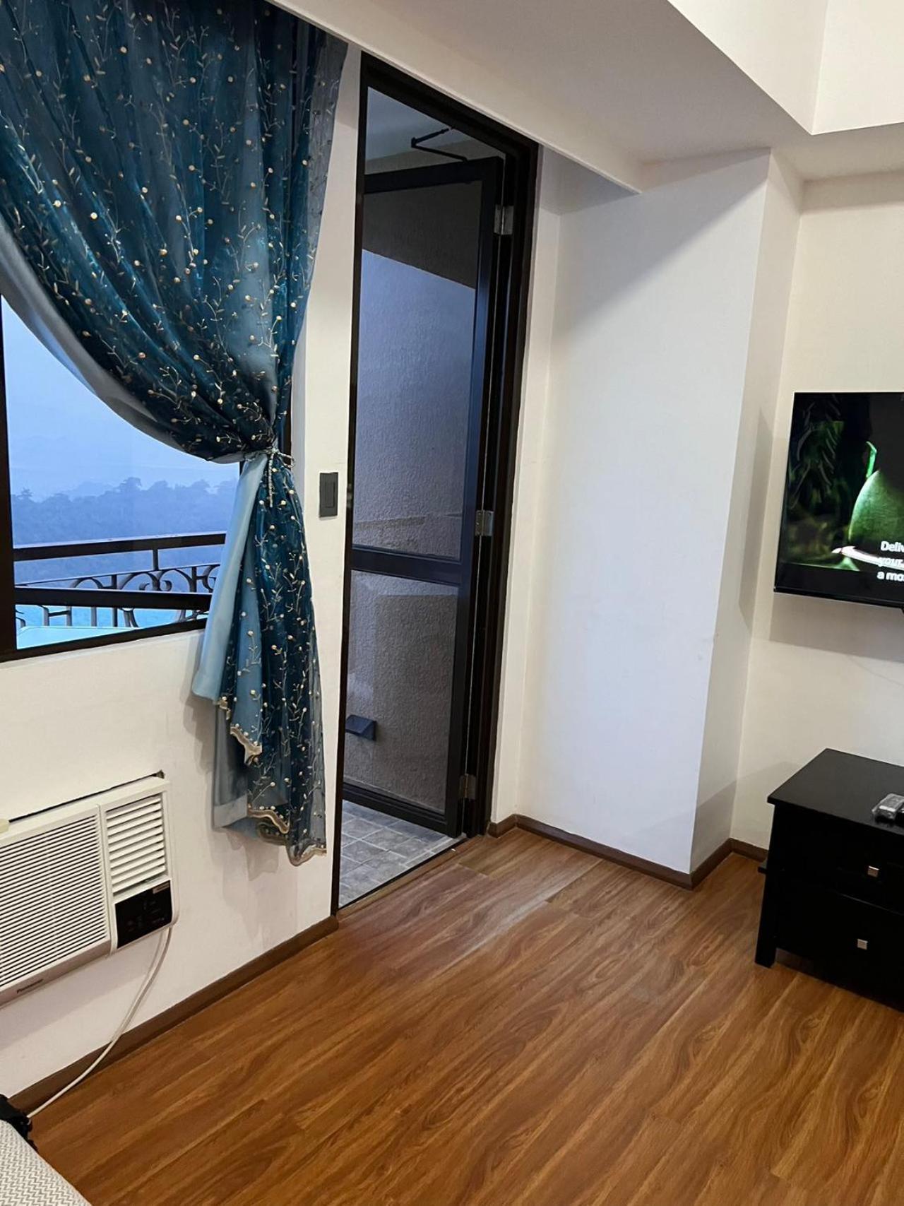 Splendido Tagagtay Taal Lake Staycation Free Parking Netflix No Free Pool Tagaytay City Dış mekan fotoğraf